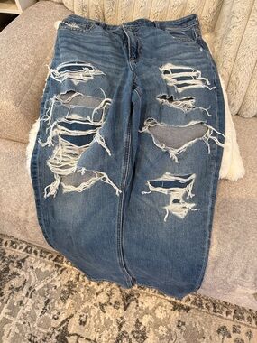 American Eagle Outfitters Distressed Dark Blue mom Jeans- Strigid - size 10